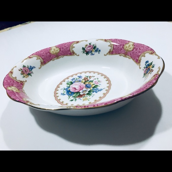 Royal Albert Lady Carlyle oval vegetable bowl - Picture 6 of 6